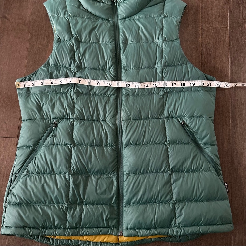 REI COOP Men's Down Puffer Vest Layer Hiking Warm Preppy Green Gold XL - Picture 3 of 8